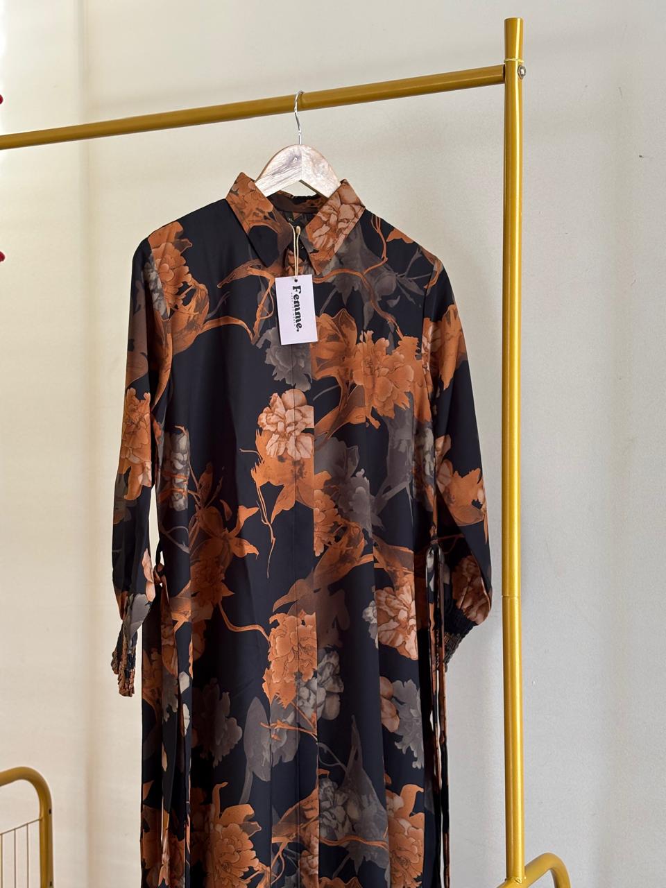 Charcoal Rose Longline Shirt Dress – Elegant floral print in soft grey tones.