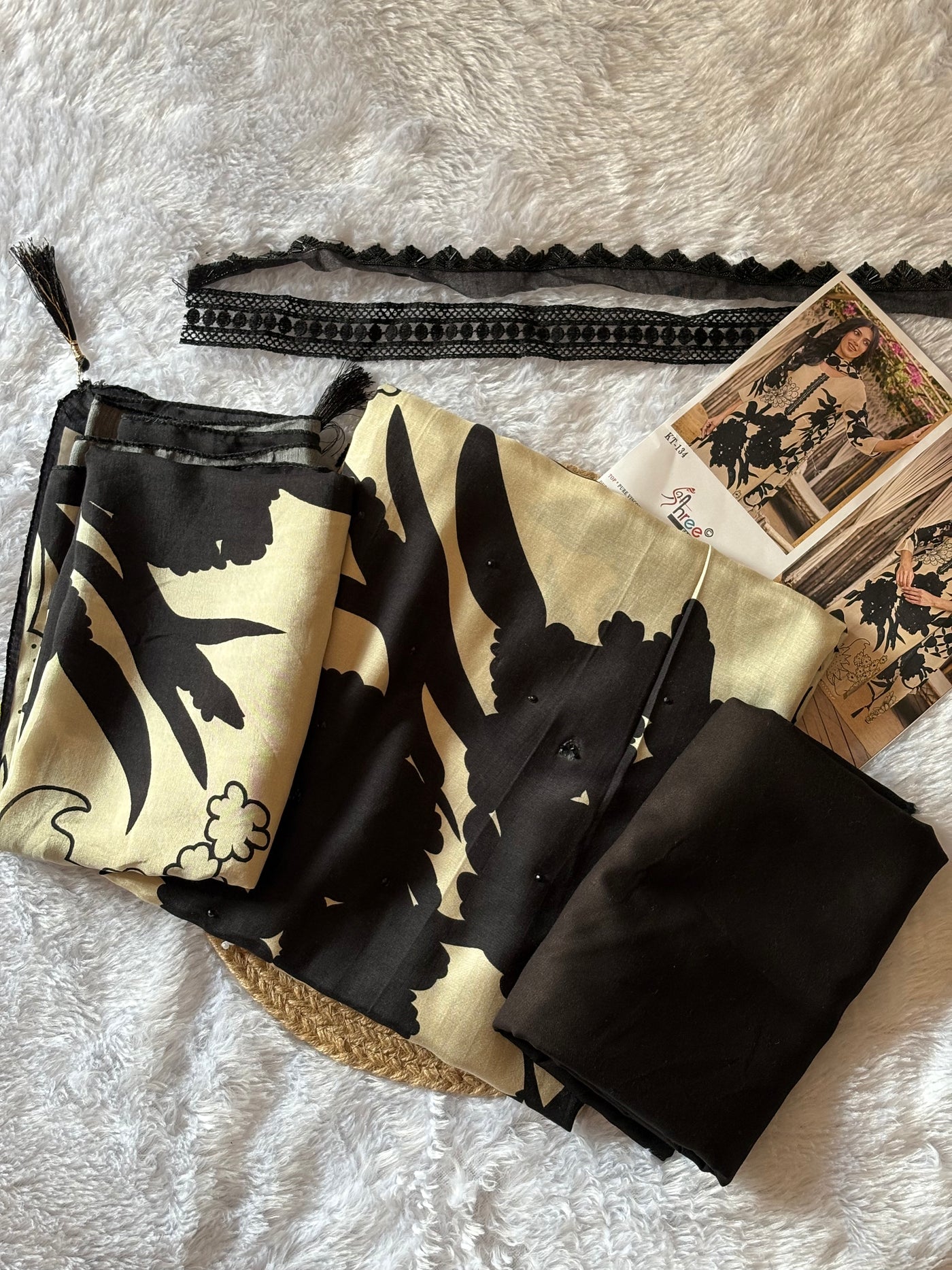 Classic Contrast – Black & Beige Edition